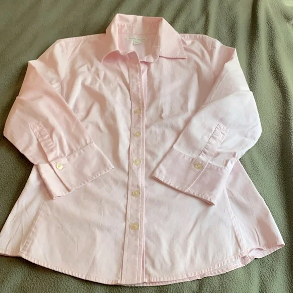 Banana Republic light pink button up shirt. 3/4 length sleeves. Size medium - Picture 1 of 10